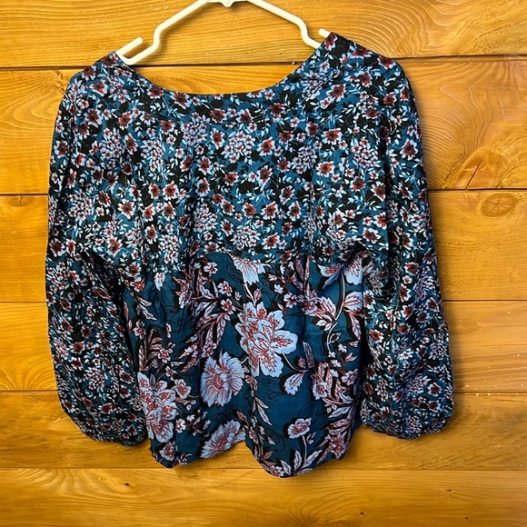 Band Of The‎ Free peri blue Floral V Neck Long Sleeve Blouse Medium lightweight - Picture 6 of 8